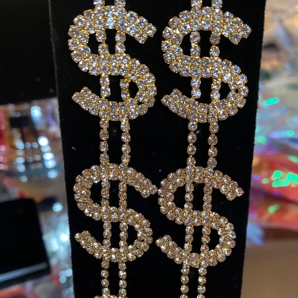 Earrings - Picture 1 of 1